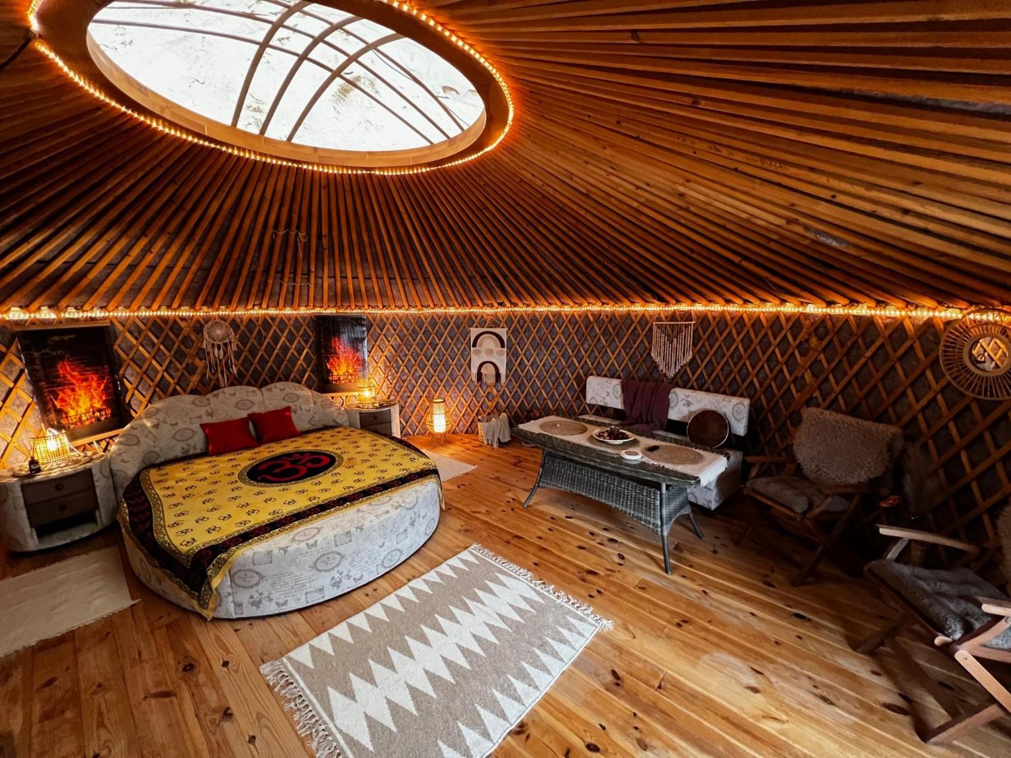 Jurta Hotel Balatongyoeroek Ngoại thất bức ảnh